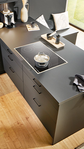Wohnküche PERFECT SOFT mit Winkelküche in Schwarz