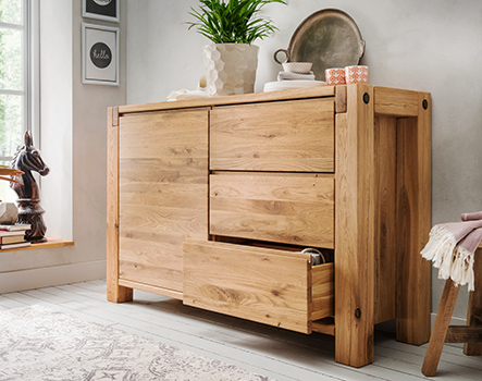 MONDO Natur Kommode Espera aus Massivholz mit einer Tür und drei Schubkästen