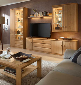 Wohnwand und Couchtisch Savera aus Holz mit Beleuchtung