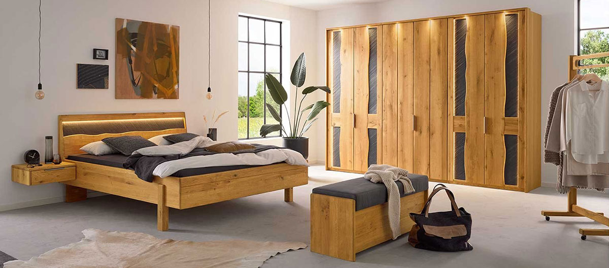 Schlafzimmerserie Albero aus Massivholz mit Beleuchtung